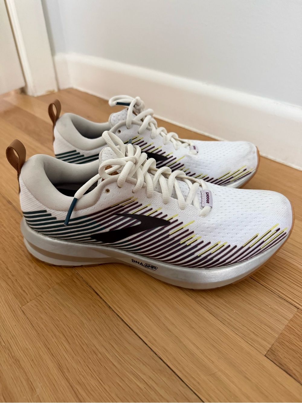 Brooks Running Levitate LE Women’s Running Shoe 8.5